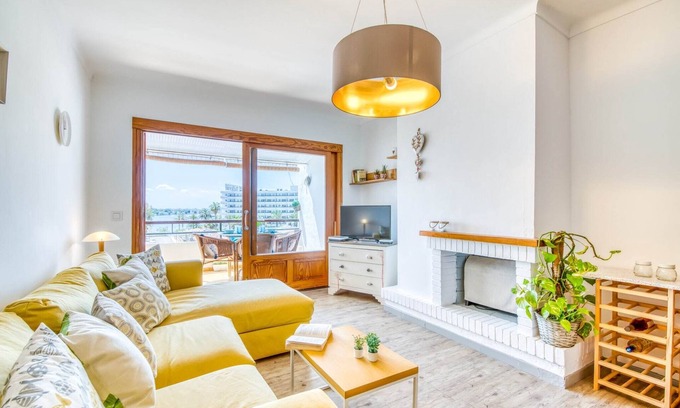 Alcudia Apartment | Lakeview Alcudia Retreat