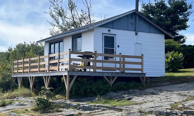 Carling Cabin | Lakeview Cabin in Georgian Bay - Rockwood #11