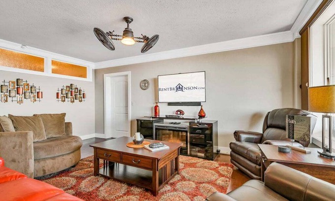 Indian Point Condo | Lakeview Condo Only 5 Min to Silver Dollar City! Enjoy 1419 for Vacation!