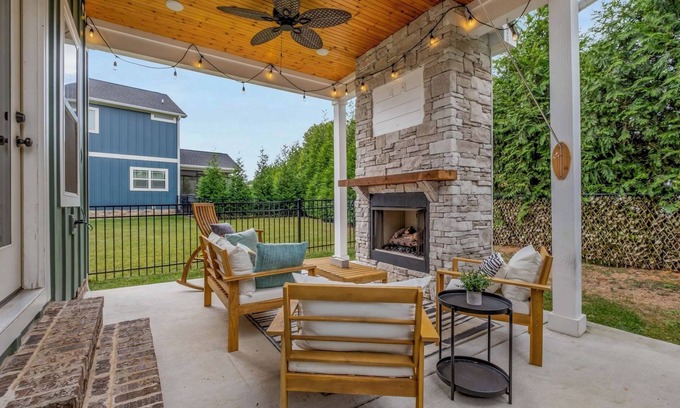 Winchester House | Lakeview Luxe - Lake Access + Pool