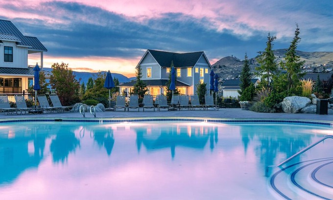 Chelan House | Lakey Stars at The Lookout at Lake Chelan