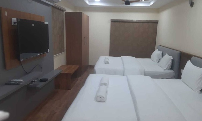 Kanchipuram Hotel | Lakshmi Naraya Grand