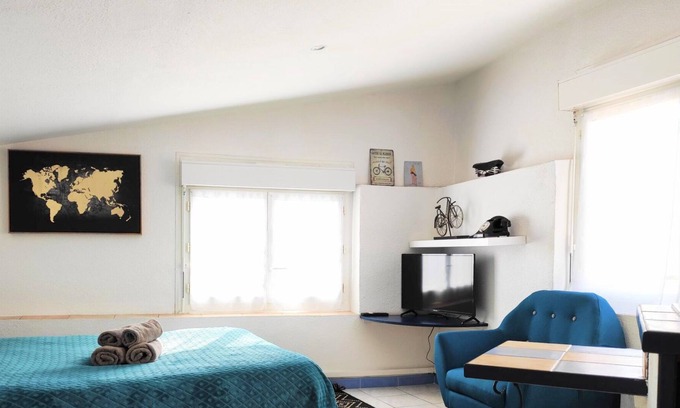 Centre Historique Apartment | Lamourguier 4, near Les Halles, free WIFI