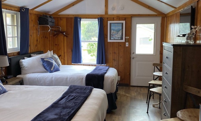 Helena Hotel | Lamplighter Cabins & Suites