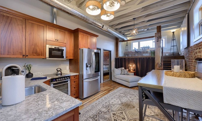 Lancaster Apartment | Lancaster City Stay Apt A