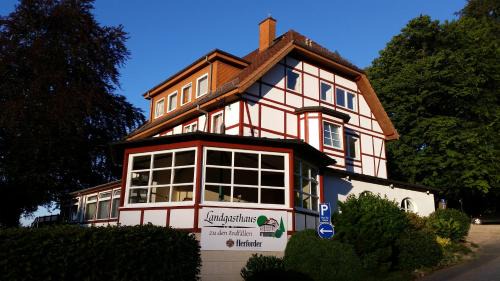 Bad Pyrmont Hotel | Landgasthaus Zu den Erdfällen