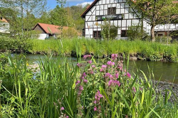 Dillstadt Hotel | Landhotel Der Distelhof mit Scheunencafé