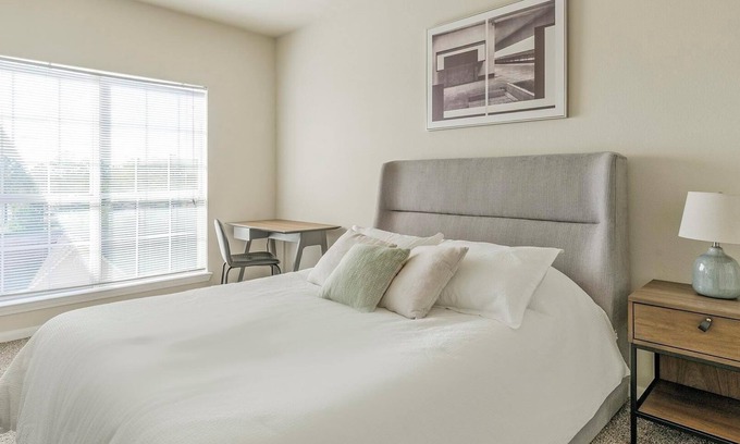 Southbelt/Ellington Apartment | Landing | Amazing 1BD, Gym, Game Room