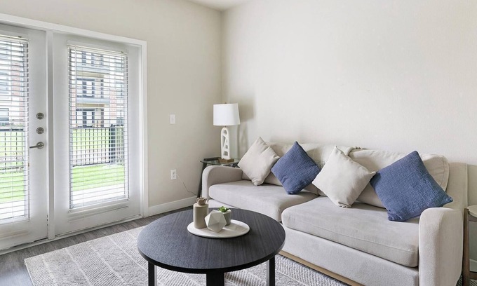Katy Apartment | Landing | Amazing 2BD, Gym, Pool