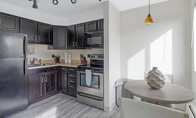 Washington Park West Apartment | Landing at 960 S Logan - 1 Bedroom in South Denver