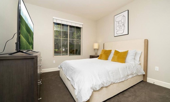 Mission Viejo Apartment | Landing at Adagio on the Green - 2 Bedrooms in Downtown Mission Viejo