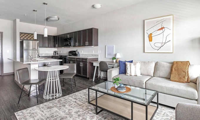 Fort Worth Apartment | Landing at Bottle House on Main - 1 Bedroom in .