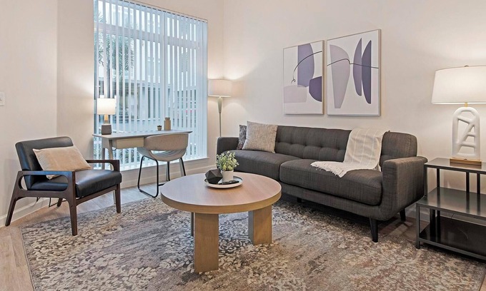 Florida Center Apartment | Landing at Deseo Grande - 1 Bedroom in Southwes.