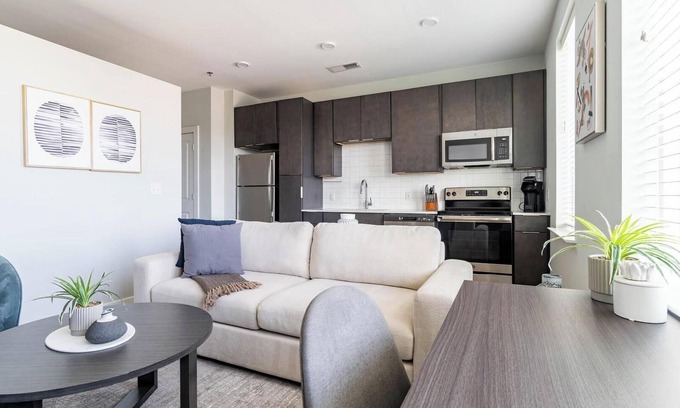 Durham Apartment | Landing at Foster on the Park - Studio in Downtown