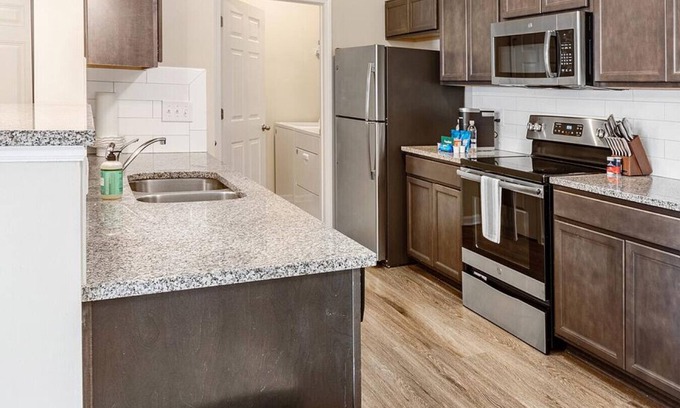 Wilmington Apartment | Landing at Harrington Square - 3 Bedrooms in Downtown Leland