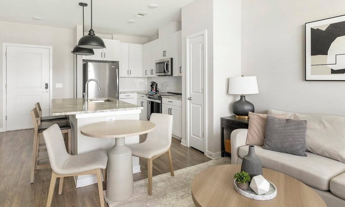 Huntsville Apartment | Landing at Laurel at Dry Creek - 1 Bedroom in E.
