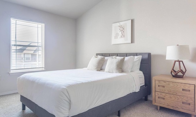 Broken Arrow Apartment | Landing at Scissortail Crossing - 1 Bedroom in .
