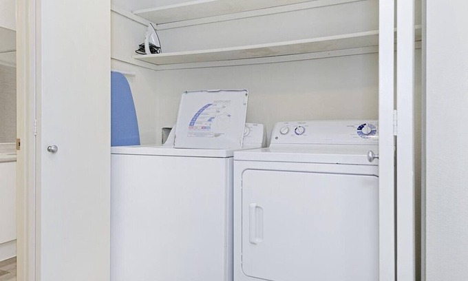 Kent Apartment | Landing at Signature Pointe - 1 Bedroom in Downtown Kent