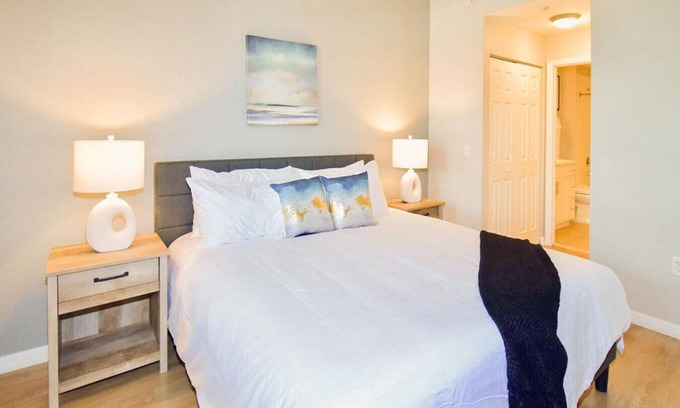 Plantation Apartment | Landing at Solero Plantation - 2 Bedrooms in Downtown Plantation