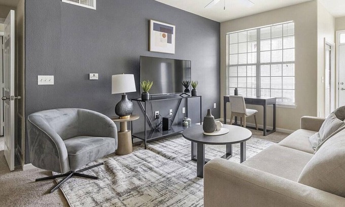Madison Apartment | Landing at Somerset at Madison - 2 Bedrooms in Downtown Madison