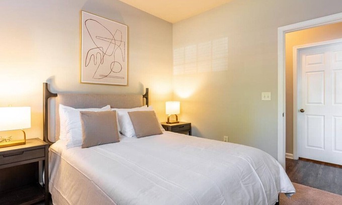 Midlothian Apartment | Landing at Swift Creek Commons Apartments - 3 Bedrooms in Brandermill