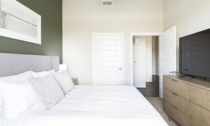 Stone Oak Apartment | Landing at The Abbey at Sonterra - 1 Bedroom in Stone Oak
