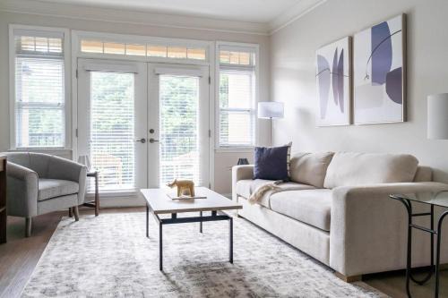 Cary Apartment | Landing at The Arboretum - Cary