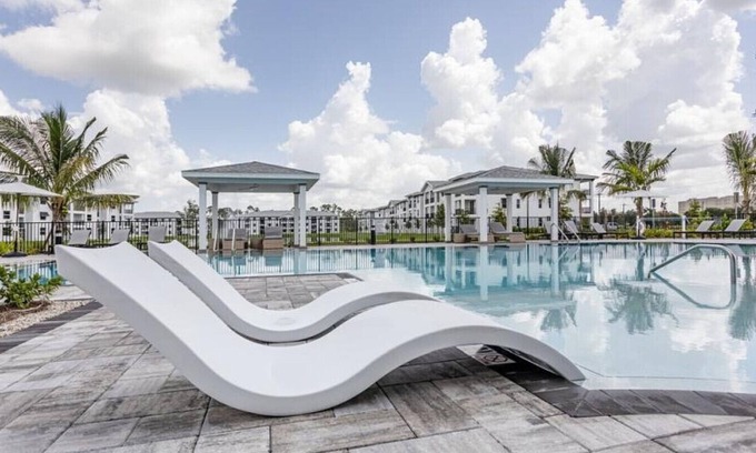 Fort Myers Apartment | Landing at The Vistas at Eastwood - 2 Bedrooms in Eastwood Village