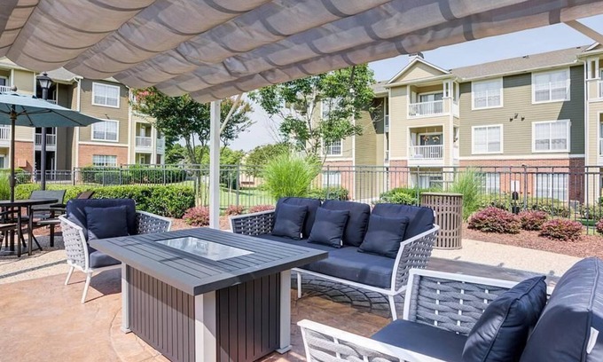 Northwest Raleigh Apartment | Landing at Thornhill - 2 Bedrooms in Northwest Raleigh