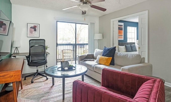 Southside Apartment | Landing at Timberwalk at Mandarin - 2 Bedrooms .