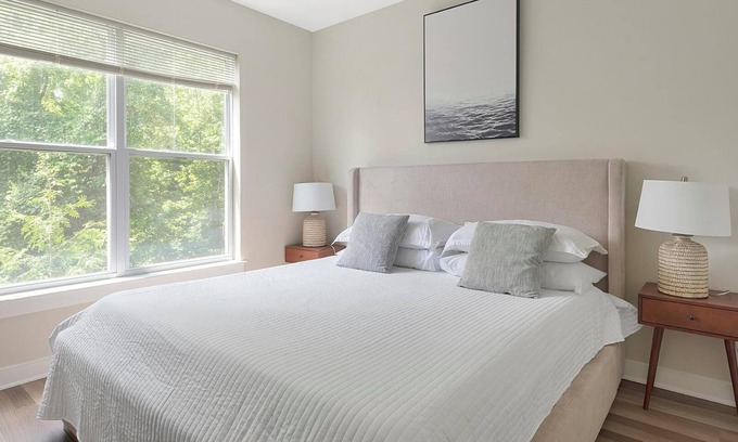 Chillum Apartment | Landing | Beautiful 1BD, Gym, Clubhouse