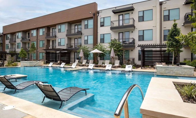 San Antonio Apartment | Landing | Beautiful 1BD, Clubhouse, Pool