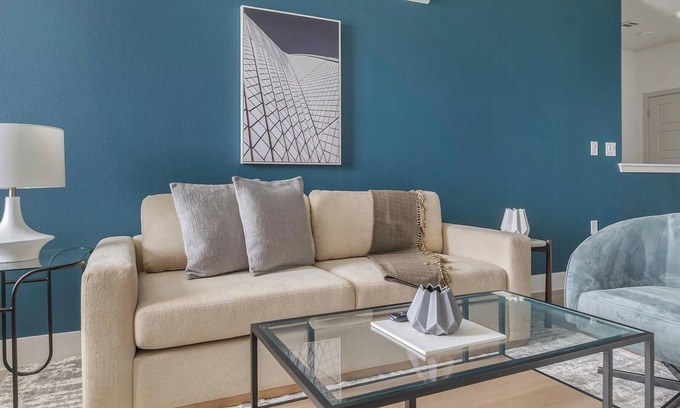 Austin Apartment | Landing | Beautiful 1BD, Gym, Pool