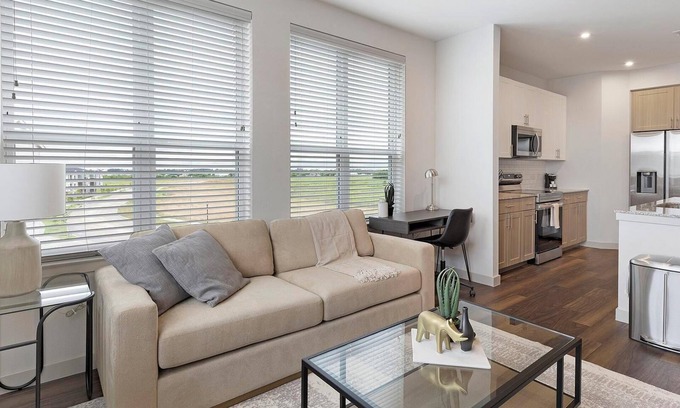 Fate Apartment | Landing | Chic 1BD, Clubhouse, Gym