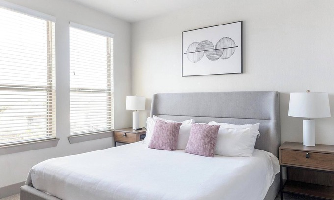 Manor Apartment | Landing | Chic 1BD, Clubhouse, Courtyard