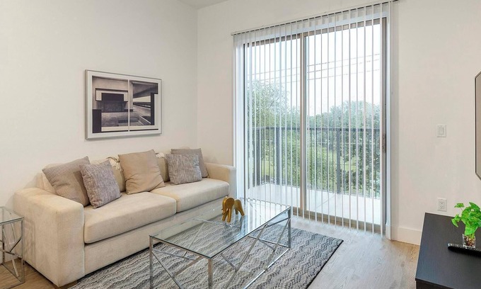 Denton Apartment | Landing | Chic 1BD, Gym