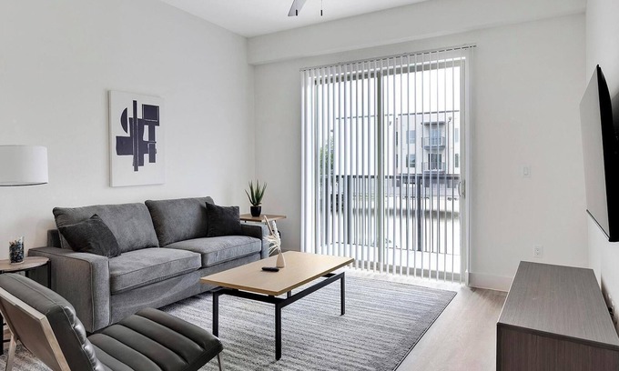 Denton Apartment | Landing | Chic 1BD, Gym