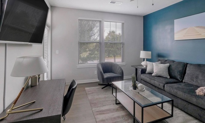 Summerville Apartment | Landing | Chic 1BD, Pool, Gym