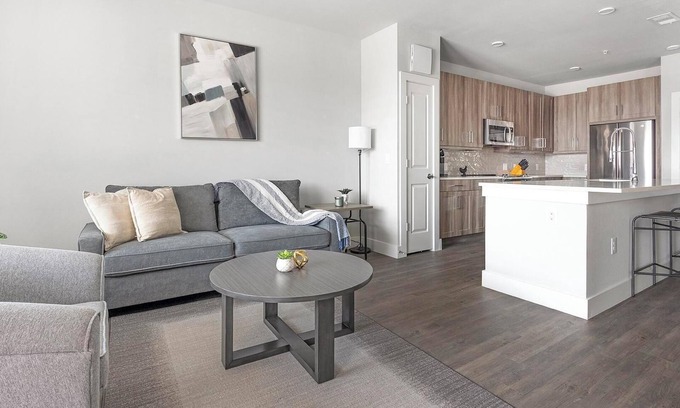 Katy Apartment | Landing | Chic 1BD, Pool, Courtyard