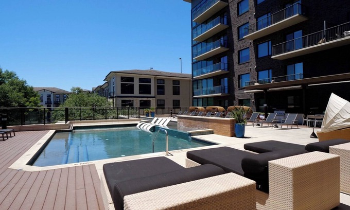 Houston Apartment | Landing | Chic 2BD, Tennis Court, Pool