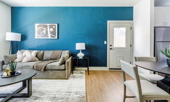 Tarrant County Apartment | Landing | Chic 2BD, Yoga Studio, Pool