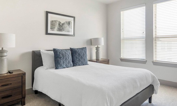 Manor Apartment | Landing | Modern 1BD, Pool, Courtyard