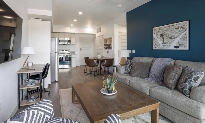 North Mountain Apartment | Landing | Modern 2BD, Gym, Pool