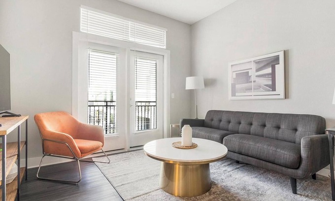 San Marco Apartment | Landing | Spectacular 1BD, Pool, Gym