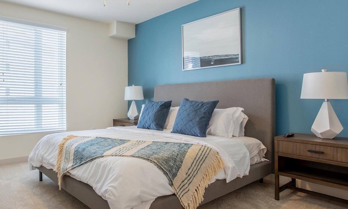 Candler Apartment | Landing | Stunning 1BD, Pool, Clubhouse