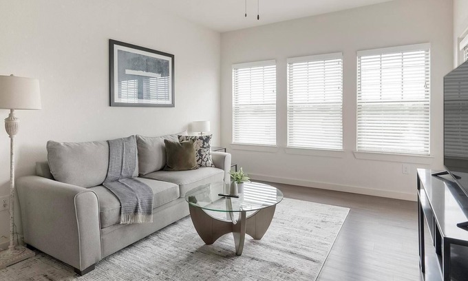 River Ranch Apartment | Landing | Stunning 1BD, Pool, Clubhouse
