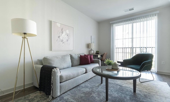 Charlotte Apartment | Landing | Stunning 1BD, Gym, Clubhouse