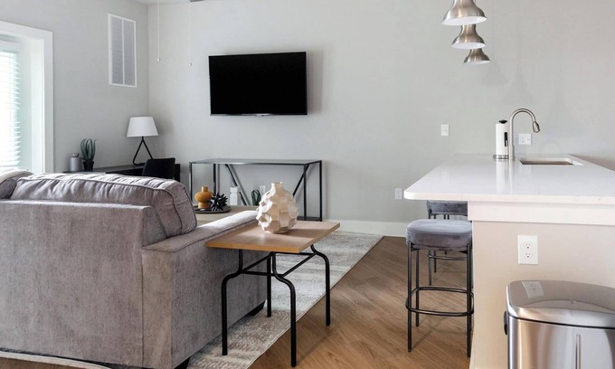 Fort Myers Apartment | Landing | Stunning 1BD, Gym, Pool