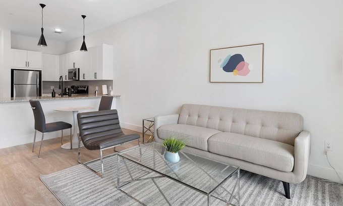 Denton Apartment | Landing | Stylish Studio, Gym