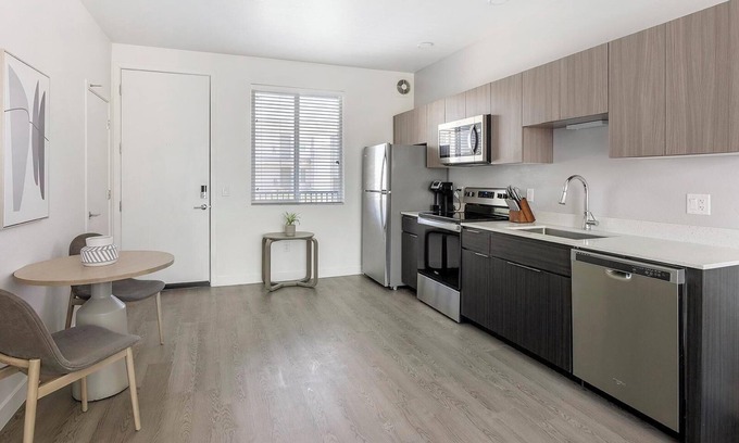 Goodyear Apartment | Landing | Stylish Studio, Game Room, Gym